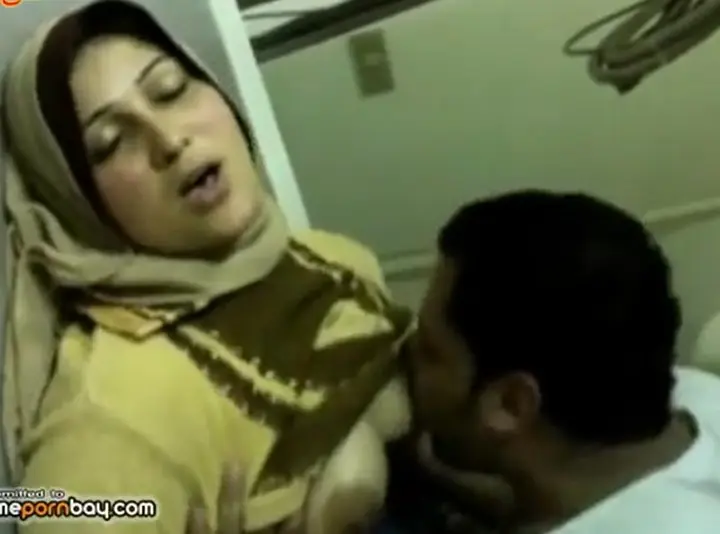 نيك محجبة – سكس مصري فحل يفشخ محجبة مصري